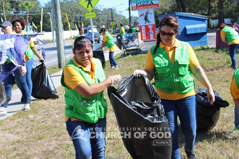 World Mission Society Church of God, wmscog, Mother's Street, cleanup, movement, mother, campaign, trash, garbage, leaves, volunteers, volunteerism, unity, global, world, florida, fl, tampa, jacksonville, miami, orlando, christian