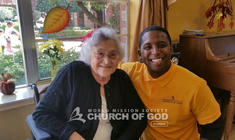 World Mission Society Church of God, WMSCOG, volunteer, resident, Courtyards of Orlando Care Center, seniors, Florida, FL, community service, Orlando