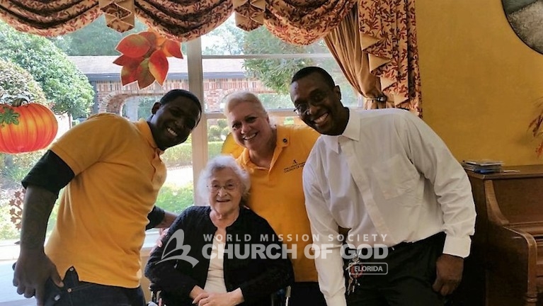 World Mission Society Church of God, WMSCOG, volunteer, resident, Courtyards of Orlando Care Center, seniors, Florida, FL, community service, Orlando