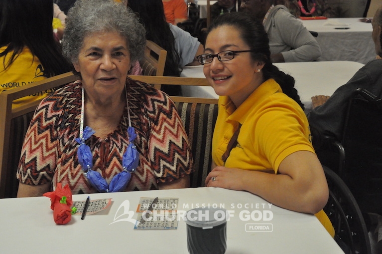 World Mission Society Church of God, WMSCOG, volunteer, resident, Courtyards of Orlando Care Center, seniors, Florida, FL, community service, Orlando